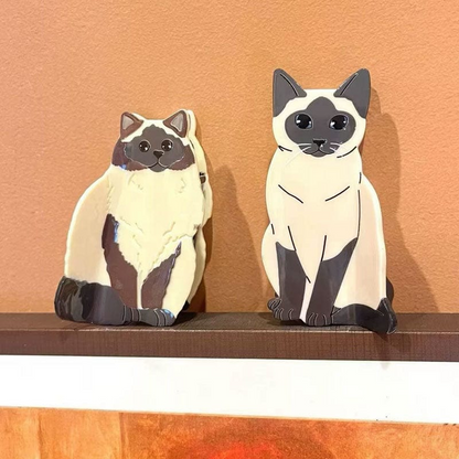 Medium Seal Point Ragdoll Cat Hair Claw