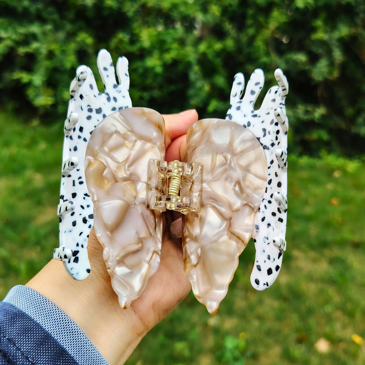 Large Textured Conch Shell Hair Claw 4 Colors