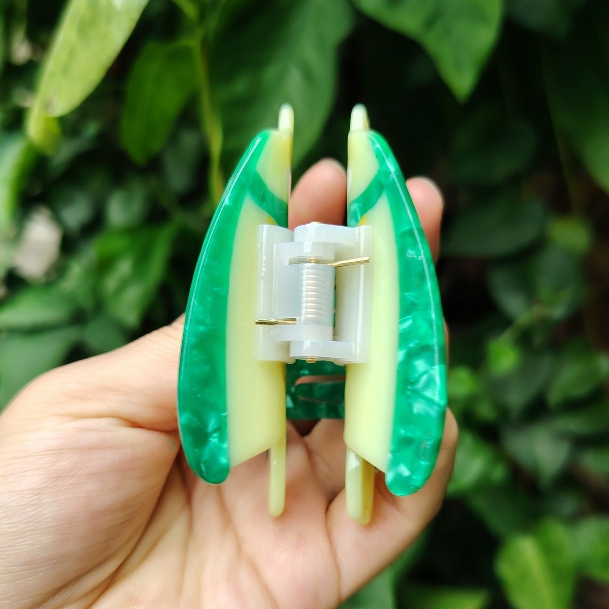 Medium Yellow  Green Angelfish Hair Claw